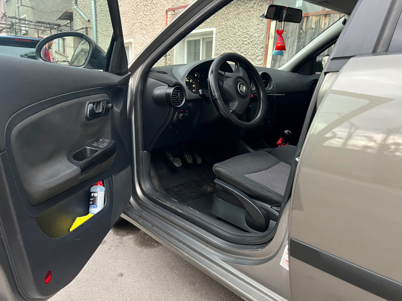 Seat Ibiza, снимка 5 - Автомобили и джипове - 45034353