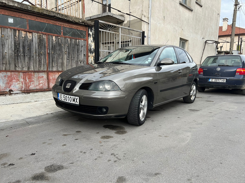 Seat Ibiza, снимка 2 - Автомобили и джипове - 45034353
