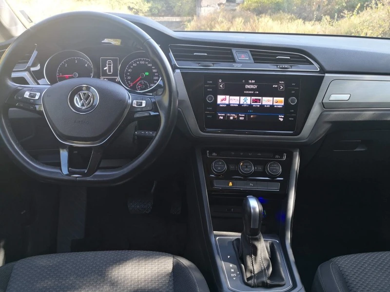 VW Touran 2.0  TDI 150 KS  Автоматик 6+ 1, снимка 10 - Автомобили и джипове - 46322806