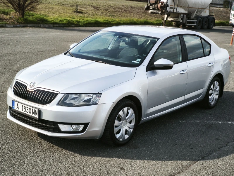 Skoda Octavia 1.2 TSI История, снимка 1 - Автомобили и джипове - 48966067