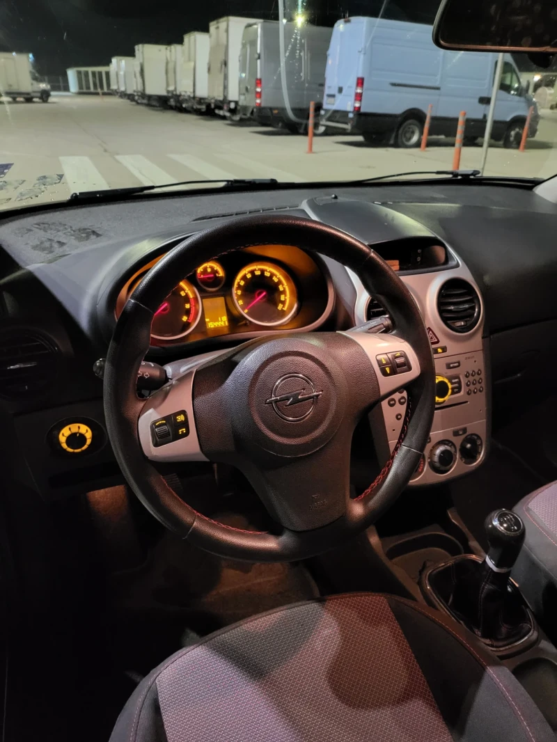 Opel Corsa 1.4 sport, снимка 8 - Автомобили и джипове - 52191431