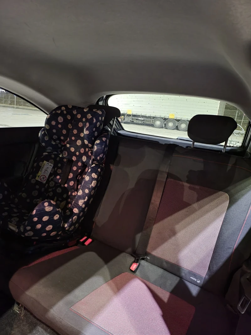 Opel Corsa 1.4 sport, снимка 10 - Автомобили и джипове - 52191431