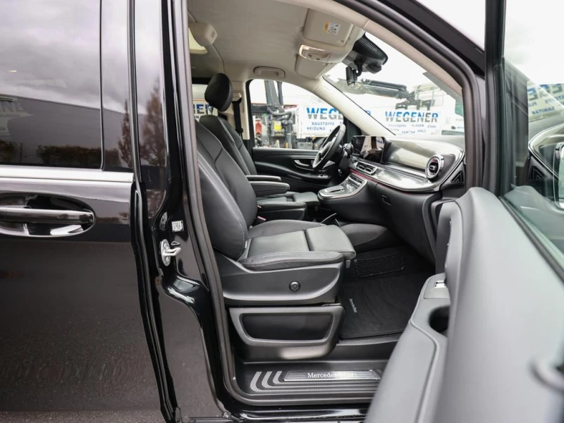 Mercedes-Benz V 300 d/4-MATIC/LONG/EXCLUSIV/VIP SEATS/PANO/BURM/, снимка 10 - Автомобили и джипове - 52881984