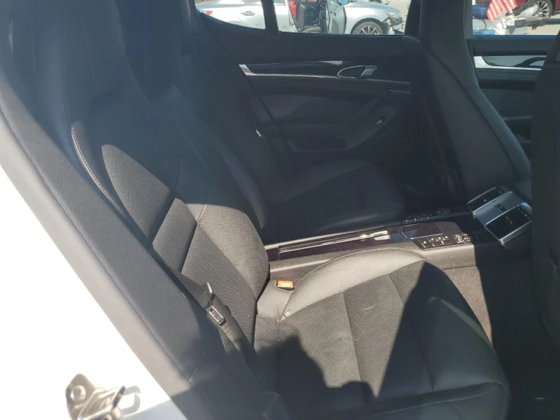 Porsche Panamera 3.0* HYBRID* РЕАЛНИ КМ!, снимка 9 - Автомобили и джипове - 53397039