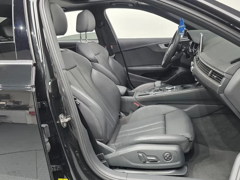 Audi A4 40 Tfsi Premium, снимка 11 - Автомобили и джипове - 55582723