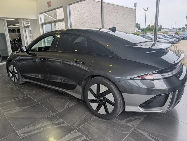 Hyundai Ioniq 6 AWD | 509 км пробег | Подгрев | Камера, снимка 3 - Автомобили и джипове - 56041812