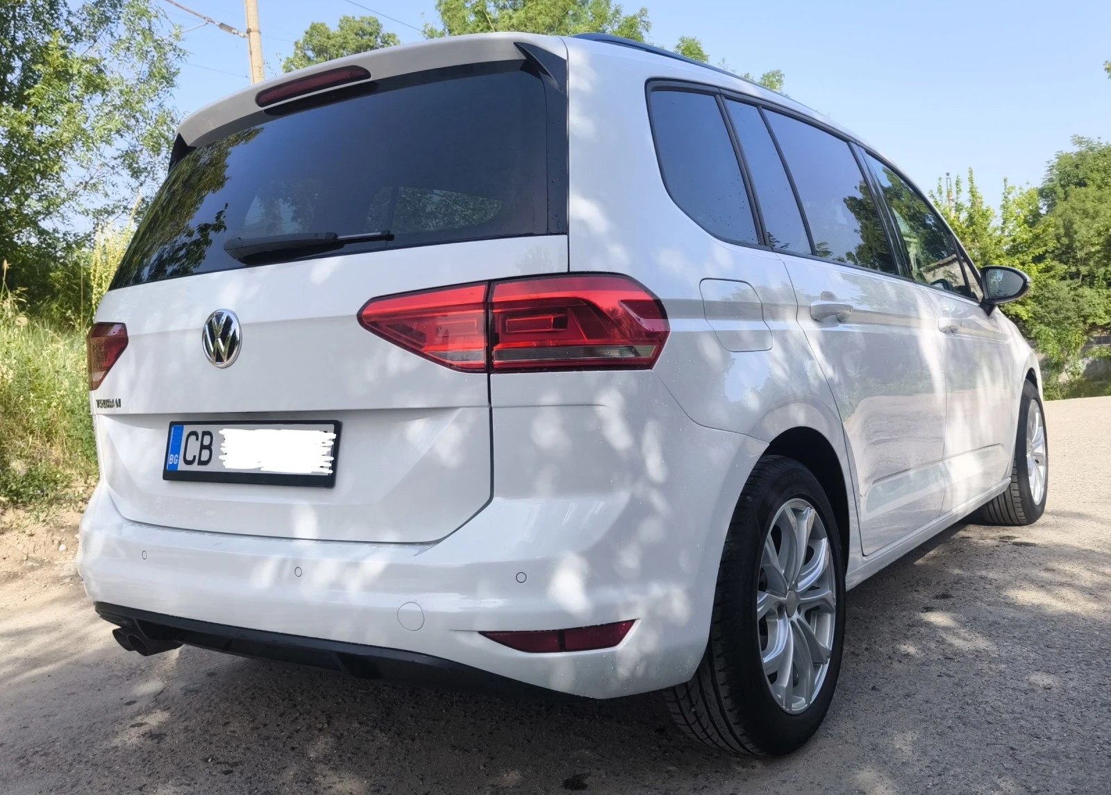 VW Touran 2.0  TDI 150 KS  Автоматик 6+ 1 - изображение 8