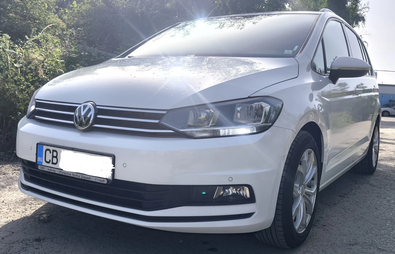 VW Touran 2.0  TDI 150 KS  Автоматик 6+ 1 - изображение 5