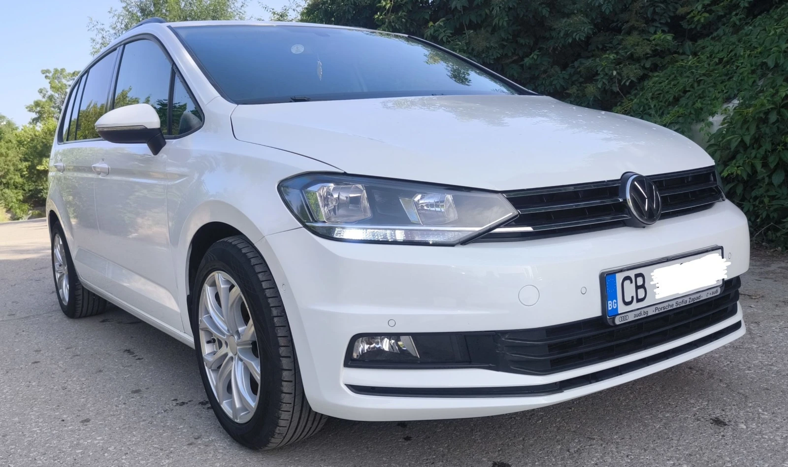 VW Touran 2.0  TDI 150 KS  Автоматик 6+ 1 - изображение 6