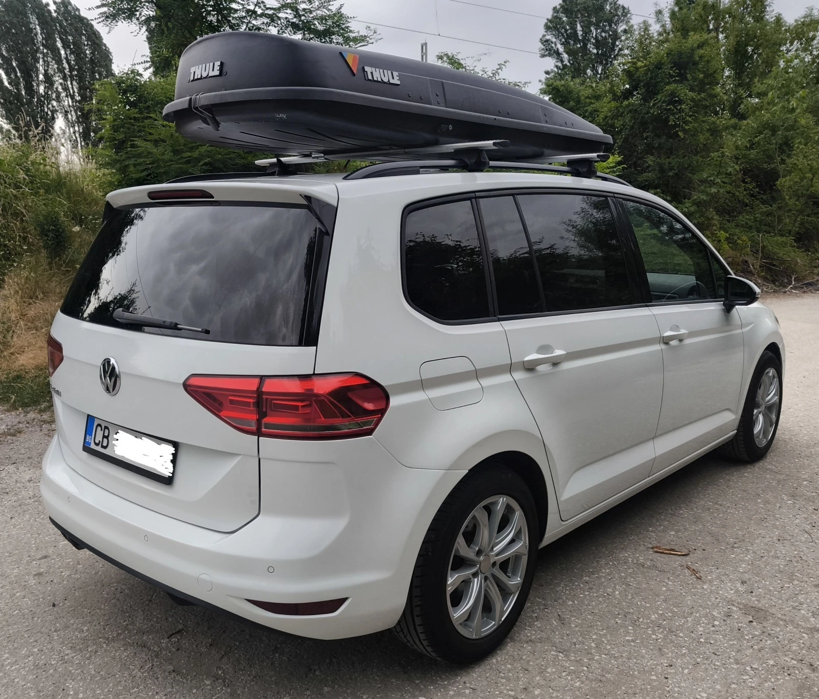 VW Touran 2.0  TDI 150 KS  Автоматик 6+ 1 - изображение 2