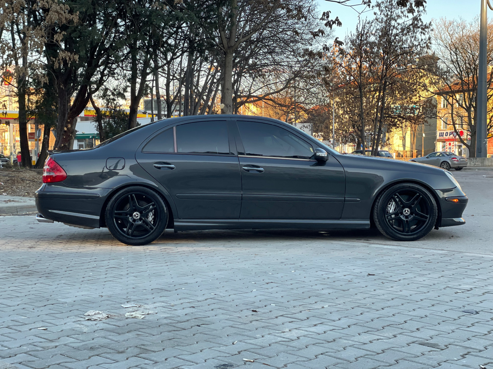 Mercedes-Benz E 55 AMG  - изображение 5