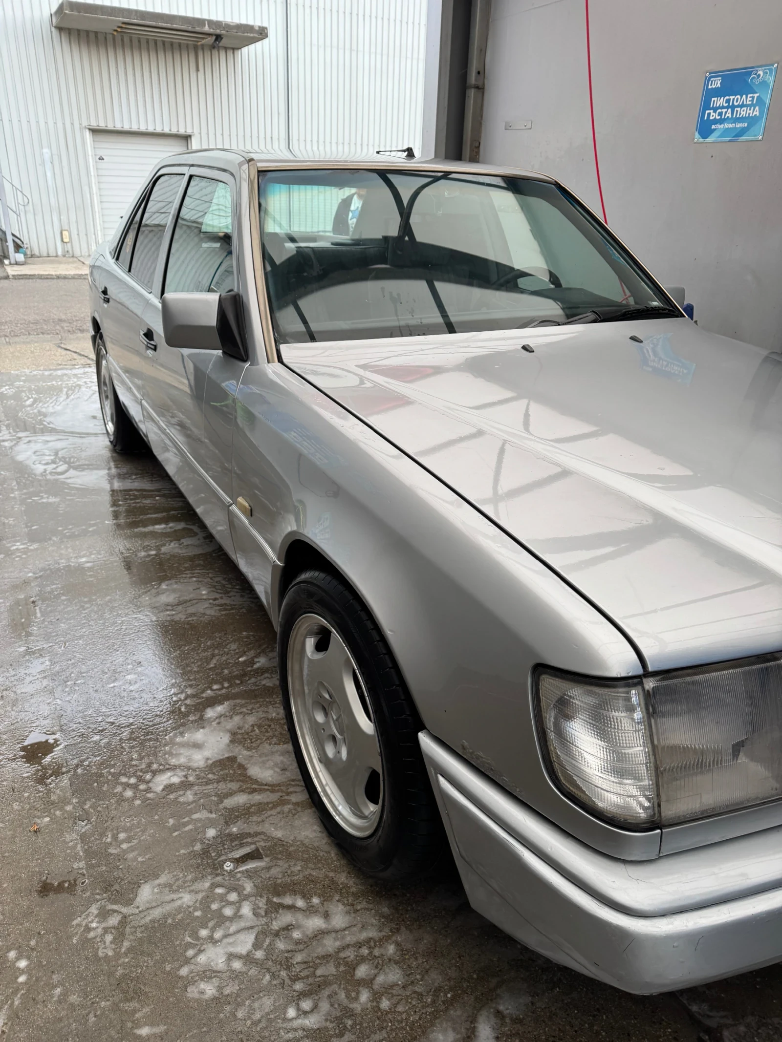 Mercedes-Benz E 200  - изображение 7