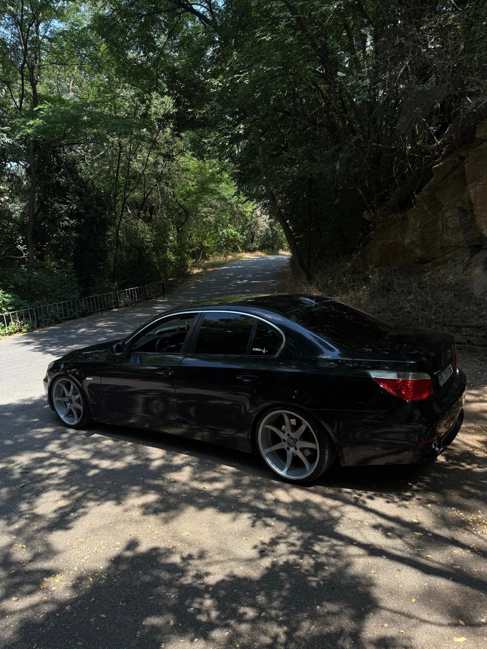 BMW 523  - изображение 6