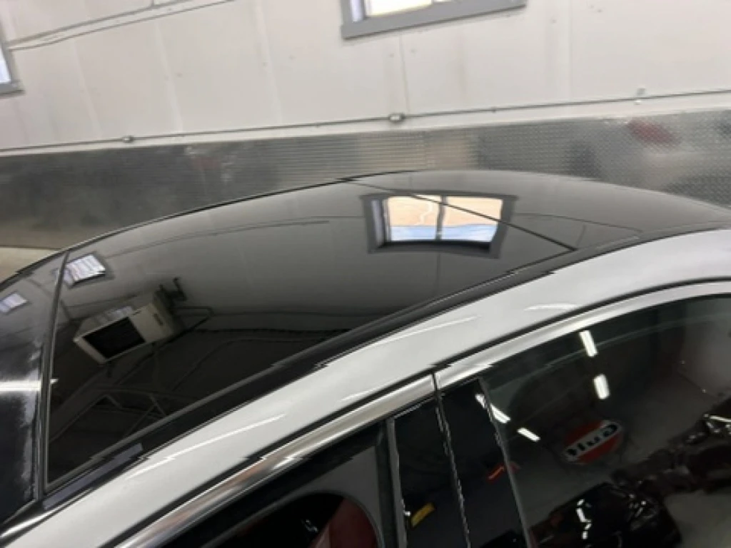 Mercedes-Benz C 300 AMG* 4MATIC* Панорама* RED - изображение 6