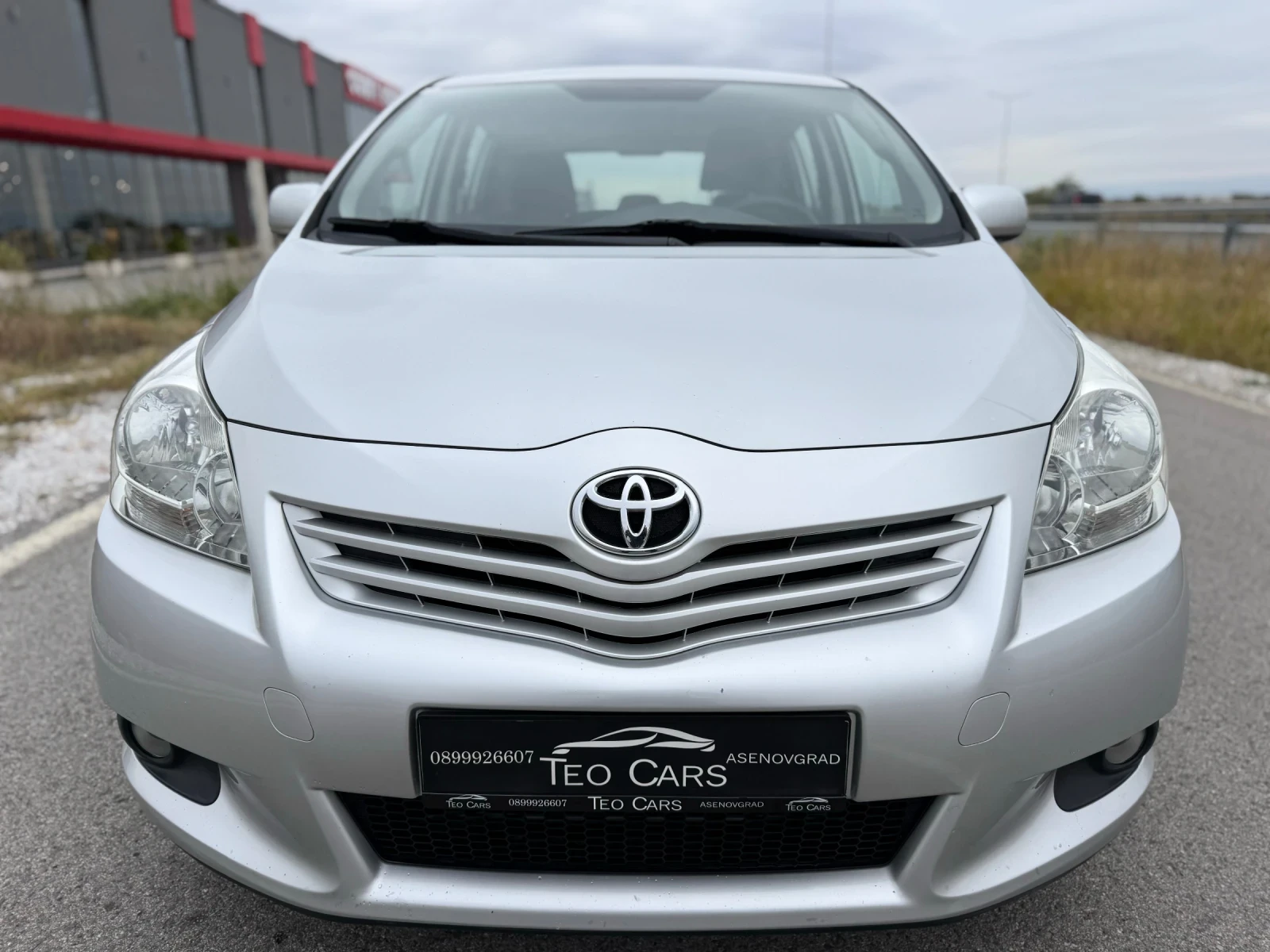 Toyota Verso 1.6 VVT-i CLIMATRONIC / PARKTRONIC / TEMPOMAT - изображение 2