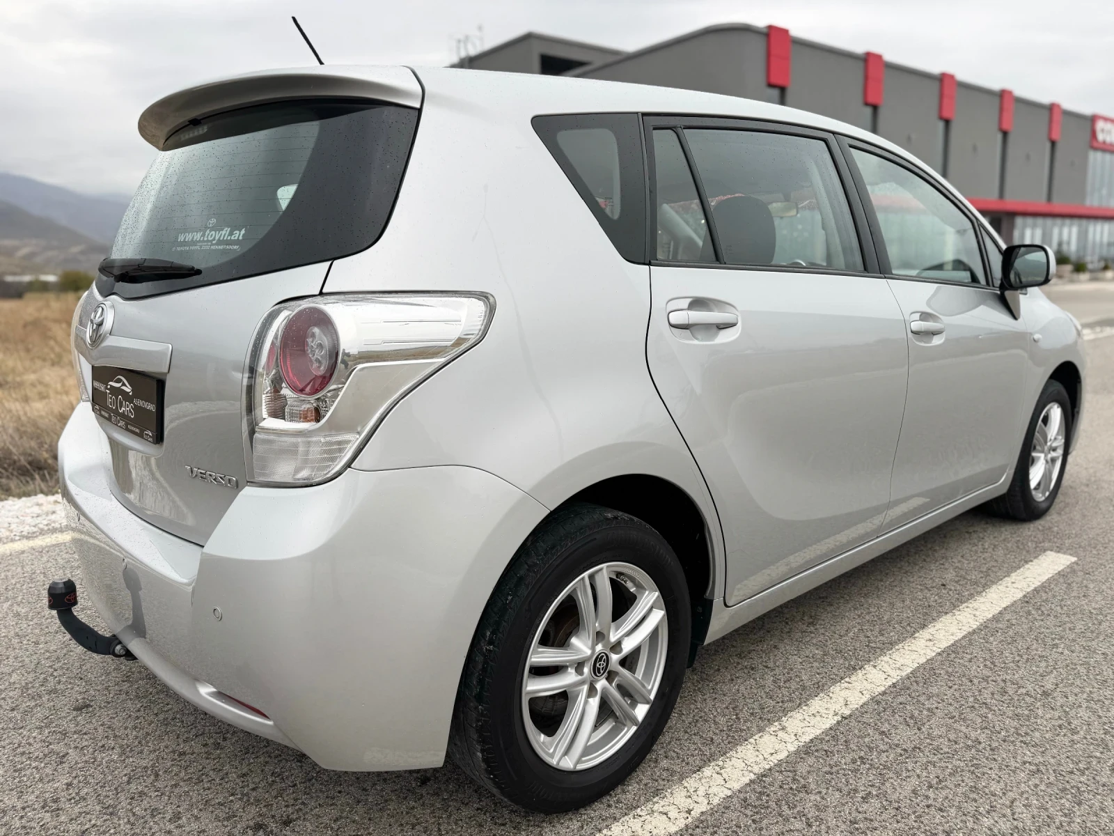 Toyota Verso 1.6 VVT-i CLIMATRONIC / PARKTRONIC / TEMPOMAT - изображение 8