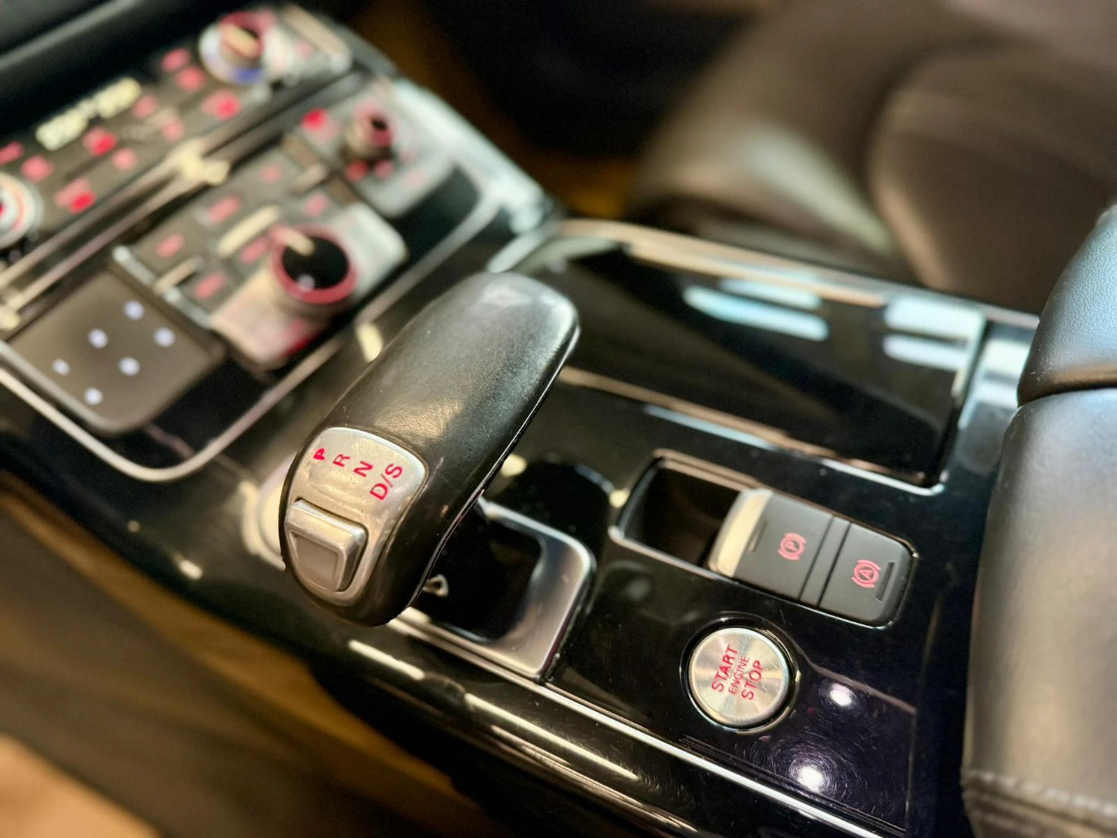 Audi A8 V8T Distr* Bose* Massage* * CarPlay* *  | Mobile.bg   12