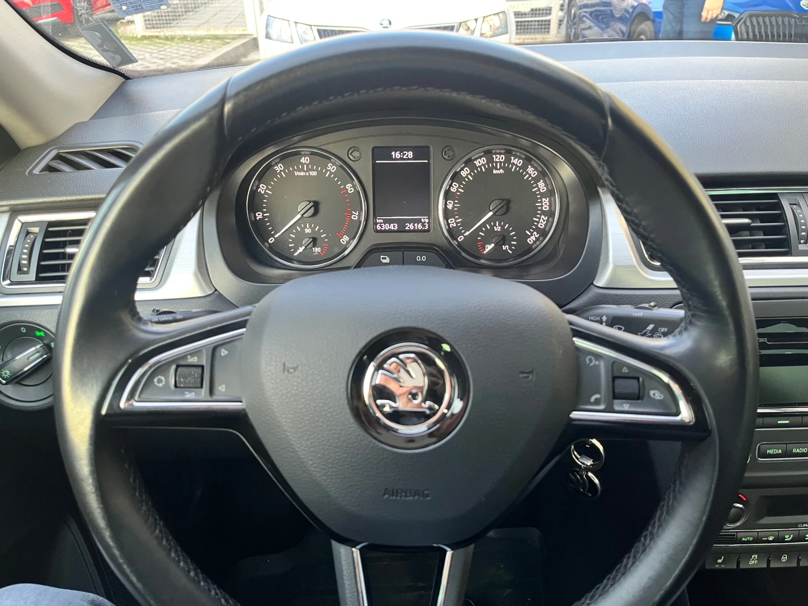 Skoda Rapid 1.2 TSI | Mobile.bg � ����������� 9