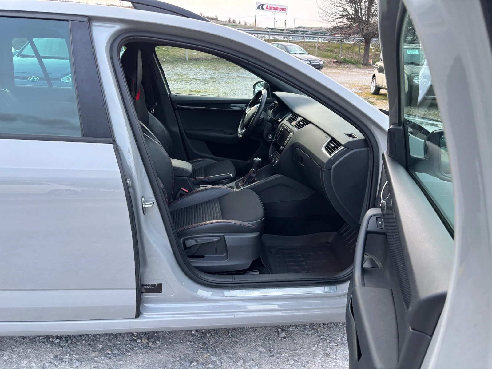 Skoda Octavia 2.0 VRS, снимка 8 - Автомобили и джипове - 53929545