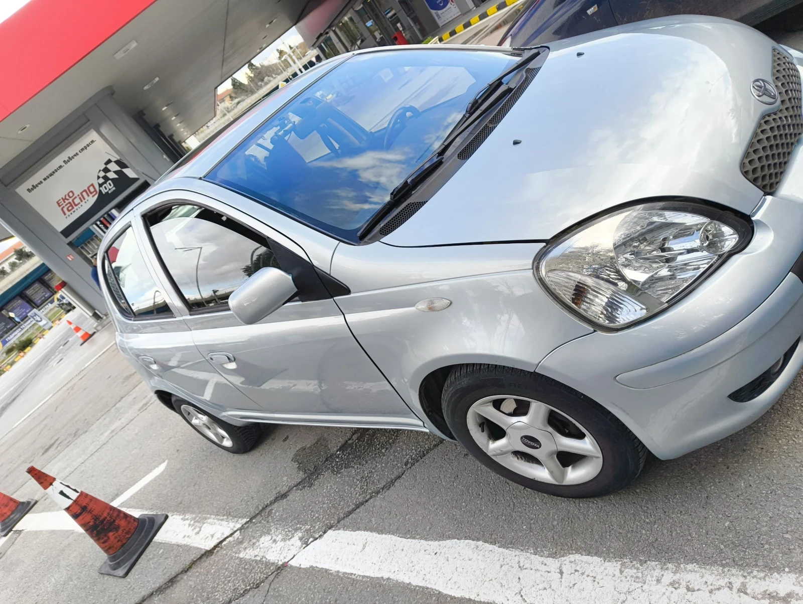Toyota Yaris 1, снимка 3 - Автомобили и джипове - 53991634