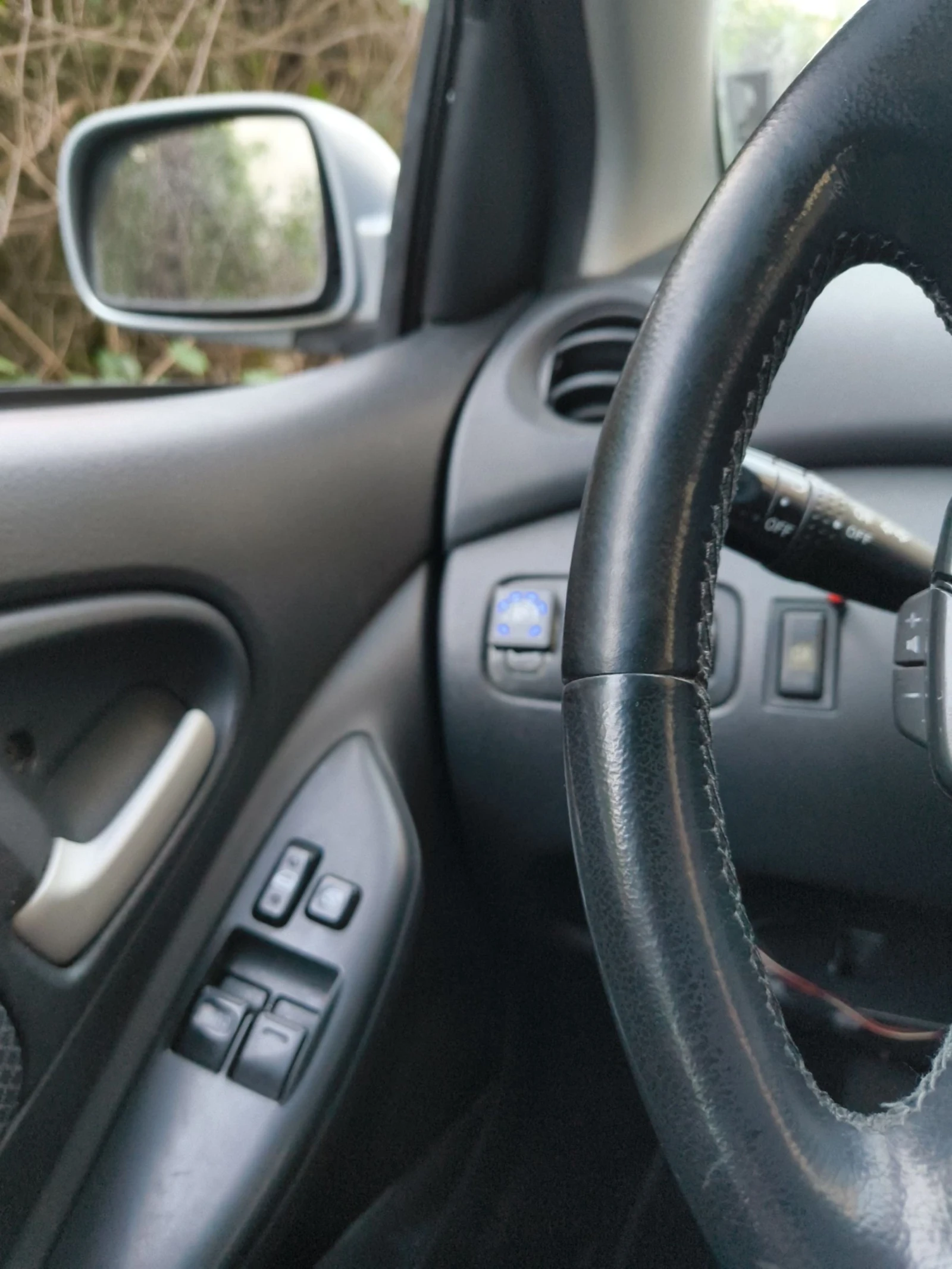 Toyota Yaris 1, снимка 4 - Автомобили и джипове - 53991634