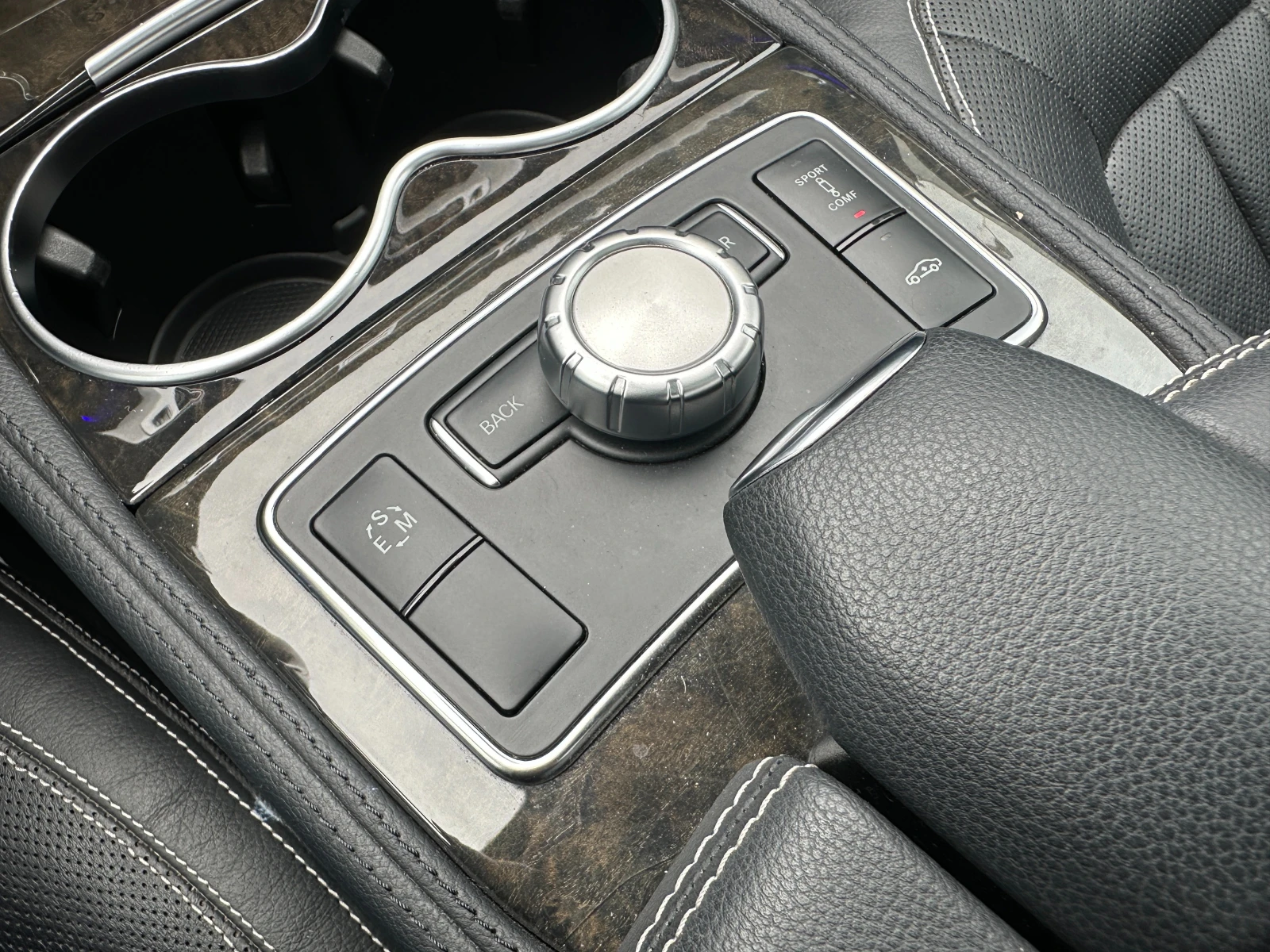 Mercedes-Benz CLS 550 4.7i 408 к.с. , снимка 11 - Автомобили и джипове - 54036595