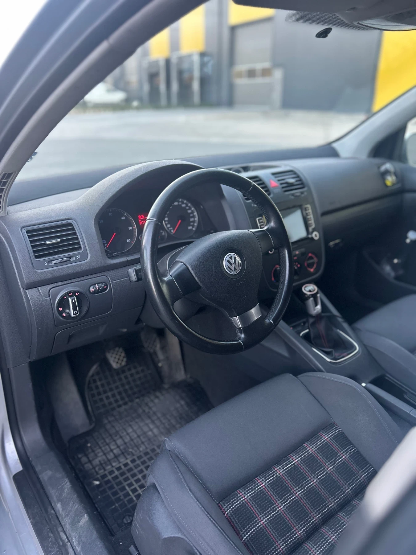 VW Golf, снимка 5 - Автомобили и джипове - 54220694