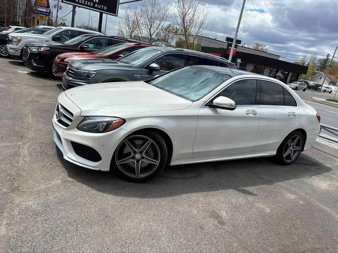 Mercedes-Benz C 400 4MATIC* BURMESTER* PANORAMA* KEYLESS* , снимка 2 - Автомобили и джипове - 54512416