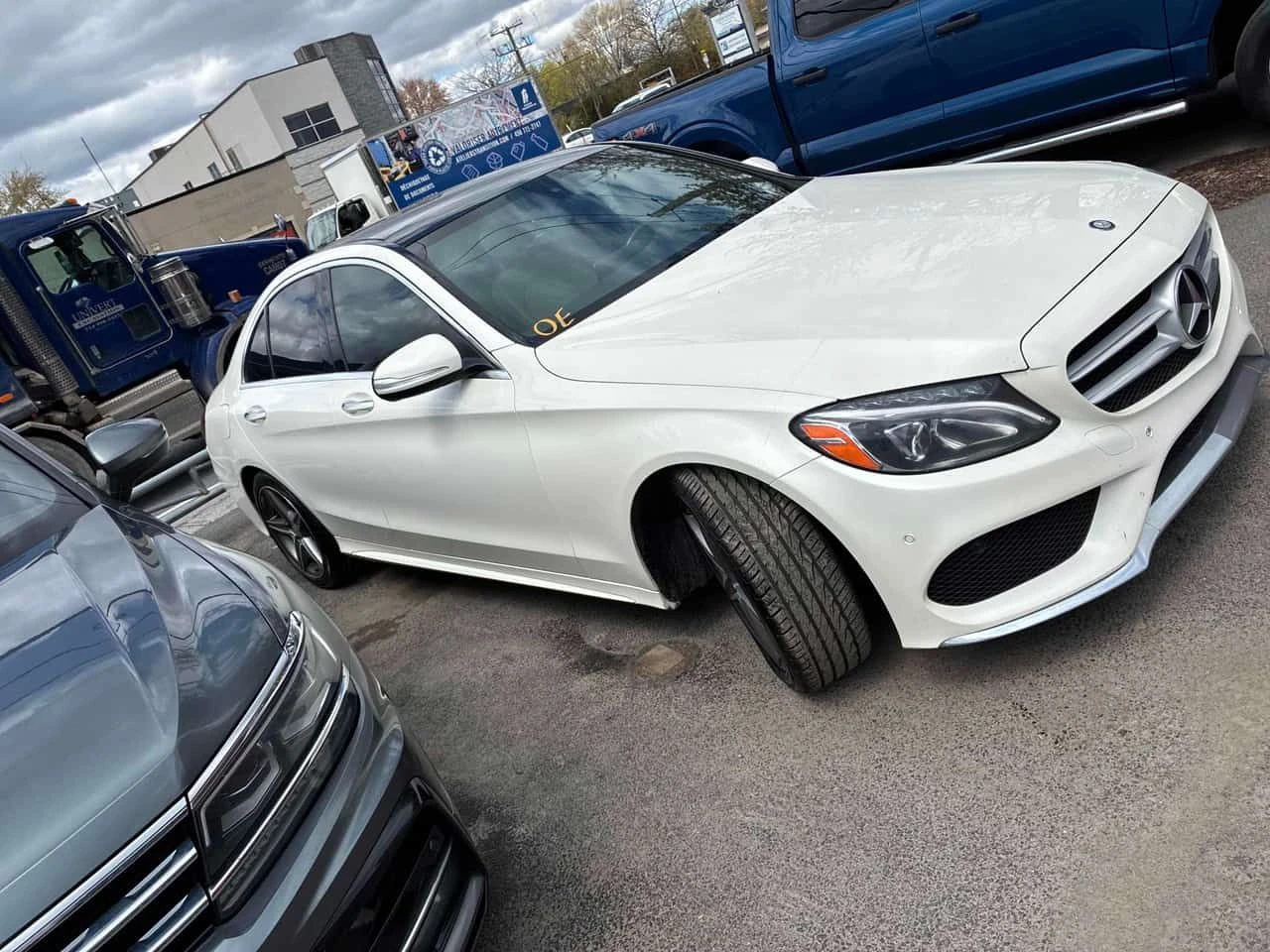 Mercedes-Benz C 400 4MATIC* BURMESTER* PANORAMA* KEYLESS* , снимка 3 - Автомобили и джипове - 54512416