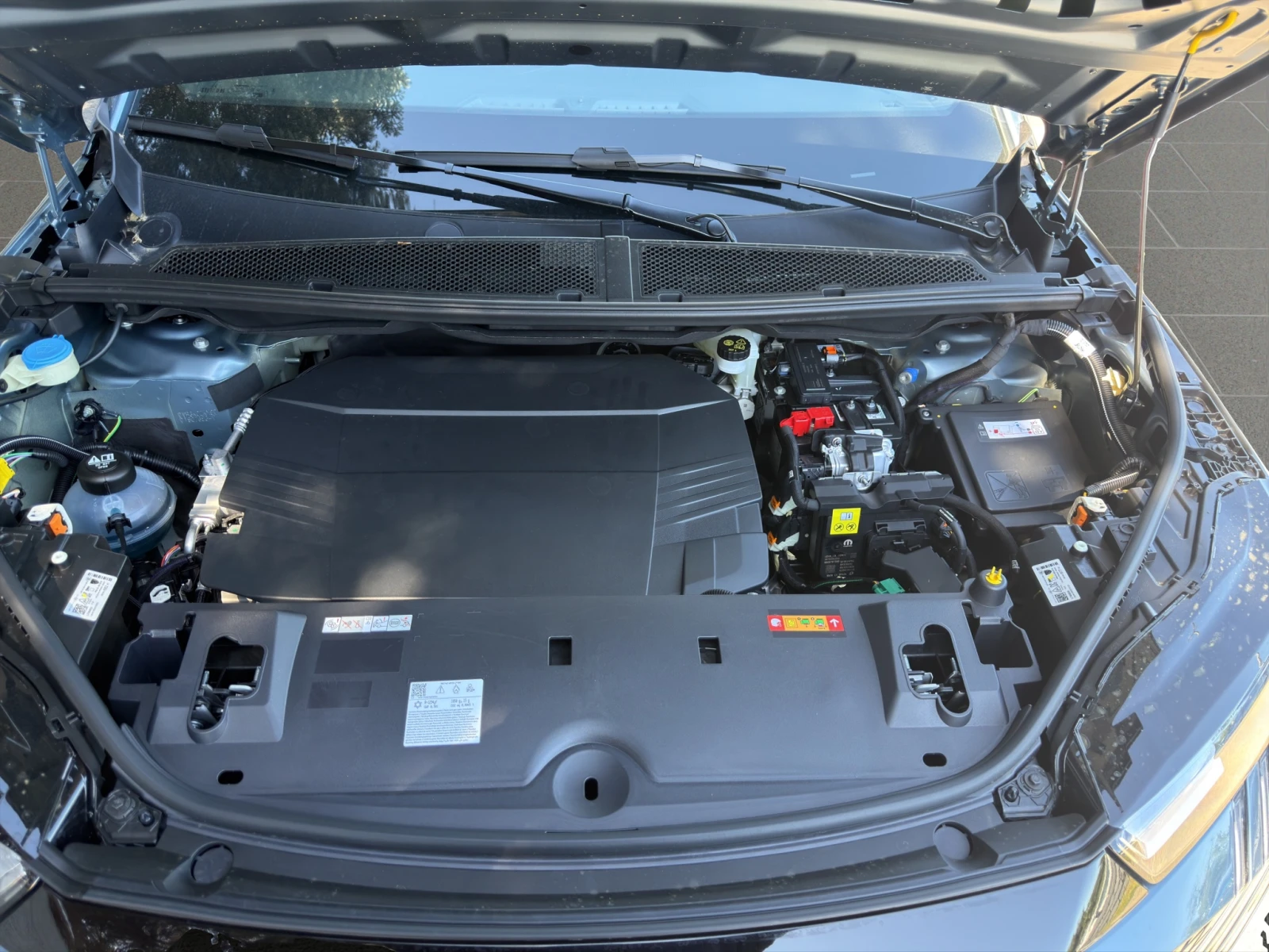 Peugeot 5008 ALLURE  Electric Long Range 172 кВ 230 к.с., снимка 14 - Автомобили и джипове - 54708974