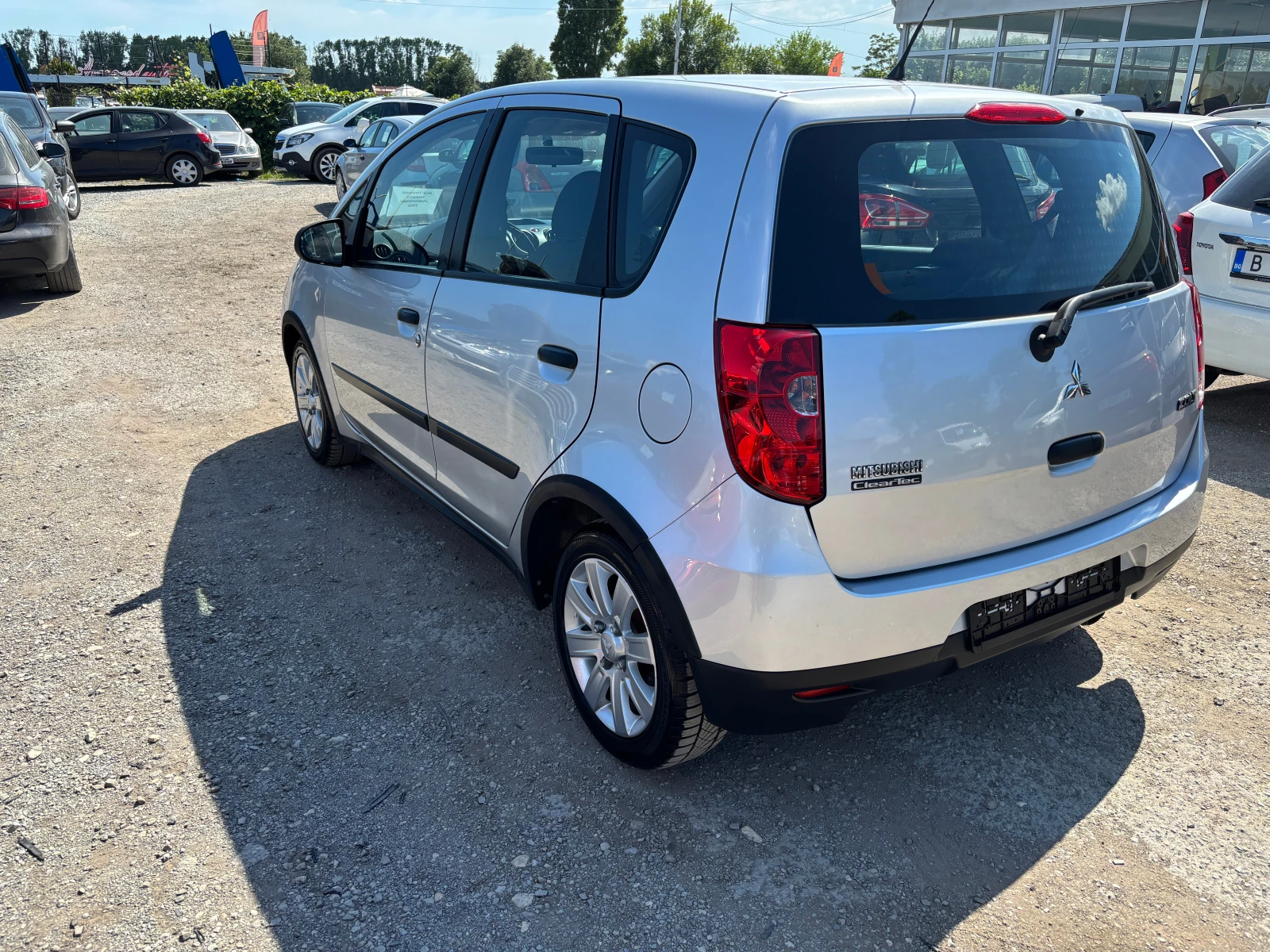 Mitsubishi Colt 1.3 БЕНЗИН 130 000КМ !, снимка 5 - Автомобили и джипове - 55035811