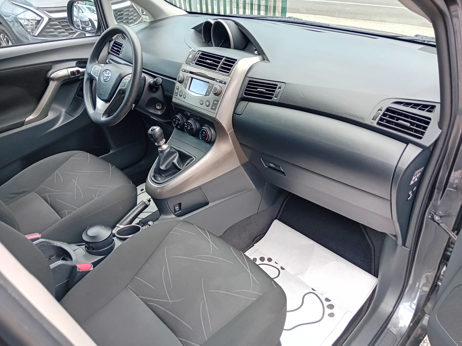 Toyota Verso 1, 6b 132ks 6sk, снимка 12 - Автомобили и джипове - 55046707