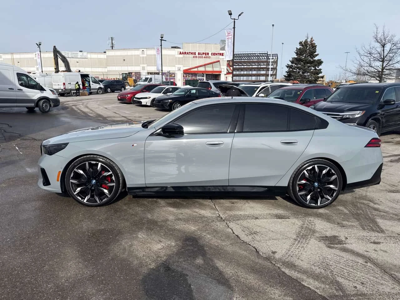 BMW i5 M60 xDrive | CARFAX | БЕЗ ИНЦИДЕНТИ, снимка 3 - Автомобили и джипове - 55419484