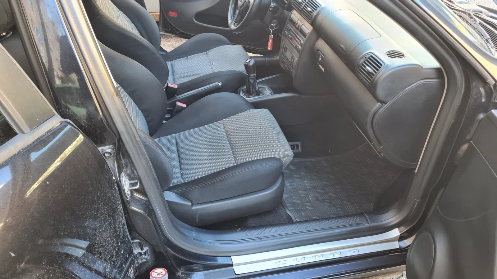 Seat Leon FR 1.9TDI ARL, снимка 7 - Автомобили и джипове - 56103171