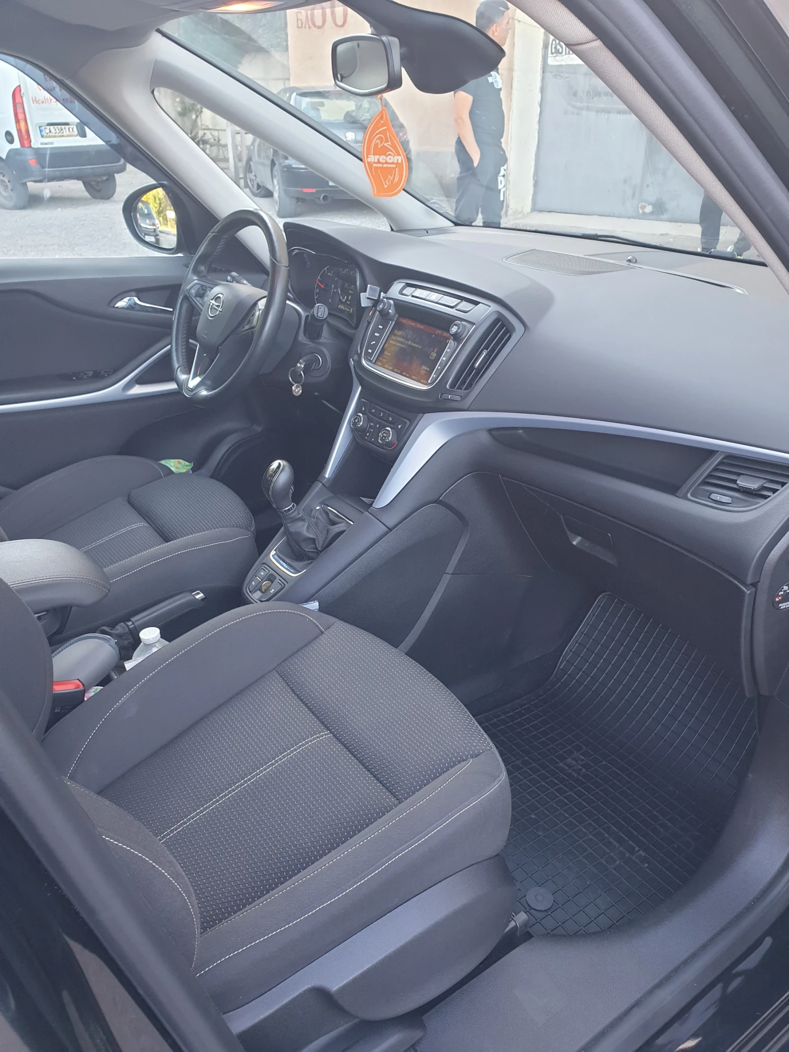 Opel Zafira Tourer , снимка 10 - Автомобили и джипове - 56293820