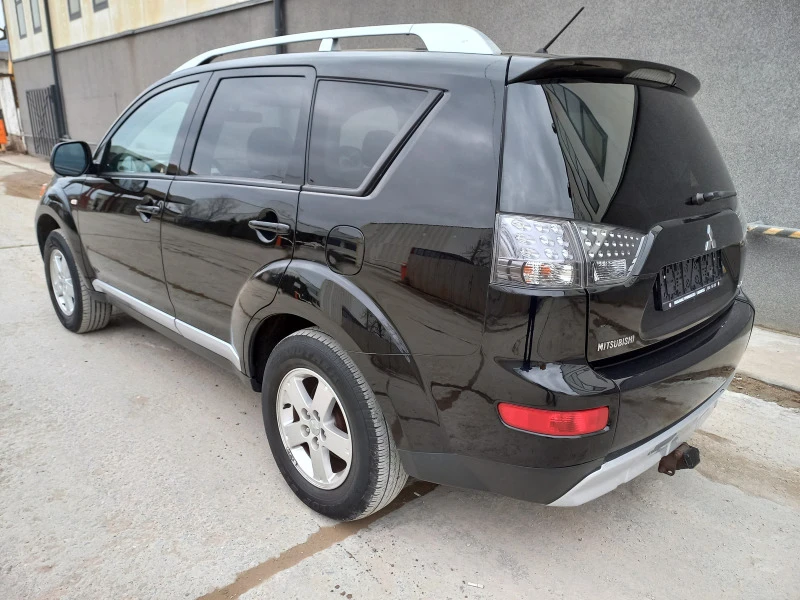 Mitsubishi Outlander 2.4 Intro Edition , снимка 3 - Автомобили и джипове - 44782673