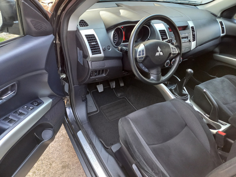 Mitsubishi Outlander 2.4 Intro Edition , снимка 5 - Автомобили и джипове - 44782673