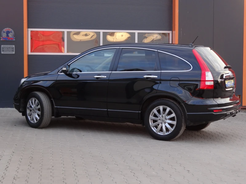 Honda Cr-v 2.2i-dtec/4X4/Auto/Koja/Navi/Panorama/Xenon/Euro-5, снимка 3 - Автомобили и джипове - 52340826
