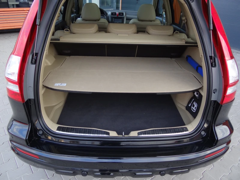 Honda Cr-v 2.2i-dtec/4X4/Auto/Koja/Navi/Panorama/Xenon/Euro-5, снимка 16 - Автомобили и джипове - 52340826