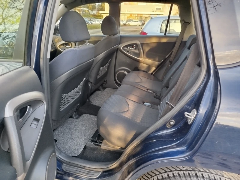 Toyota Rav4 2.2 D-4D 136к.с., снимка 8 - Автомобили и джипове - 52482654