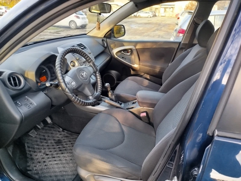 Toyota Rav4 2.2 D-4D 136к.с., снимка 7 - Автомобили и джипове - 52482654