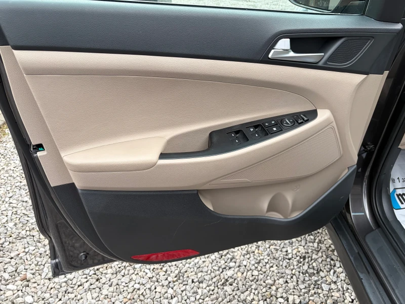 Hyundai Tucson 2.0CRDI-136k.c. 4WD XPOSSIBLE, снимка 9 - Автомобили и джипове - 53022582