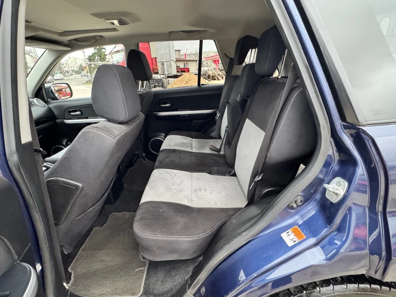 Suzuki Grand vitara 2.0 140HP, снимка 9 - Автомобили и джипове - 53124837