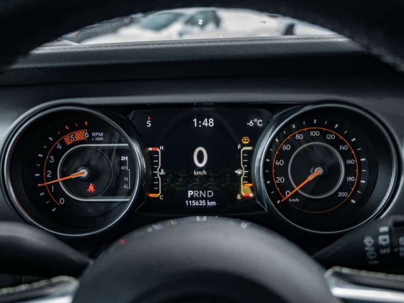 Jeep Wrangler * Sahara | Available Now * CARFAX * ЦЕНА ДО БГ, снимка 4 - Автомобили и джипове - 53529180