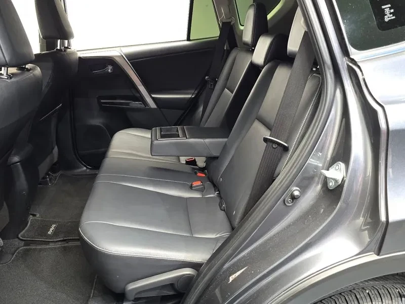 Toyota Rav4 2.5 2Wd 4Th Generation, снимка 11 - Автомобили и джипове - 56130955