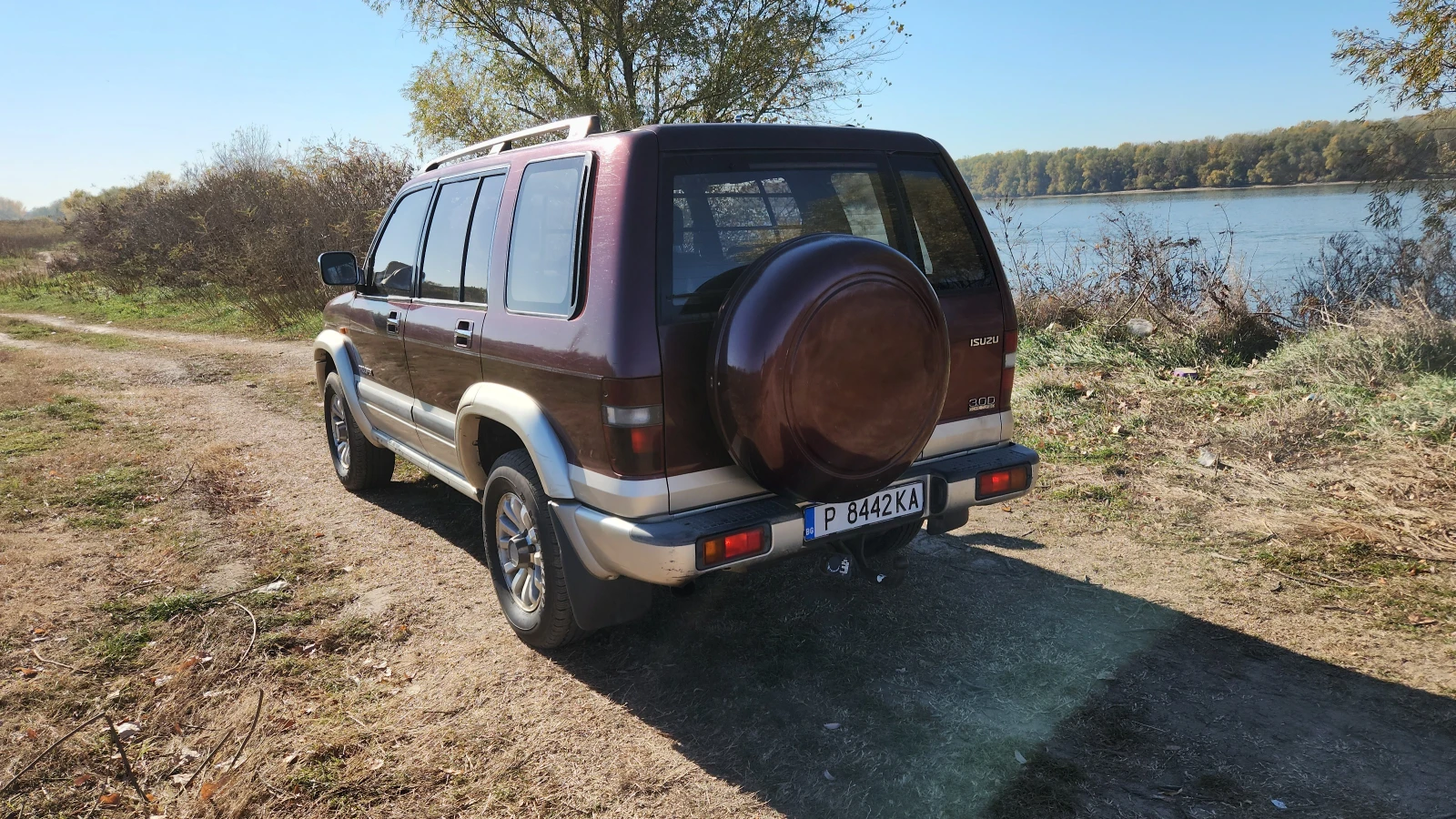 Isuzu Trooper  Товарен 4+ 1 - изображение 5