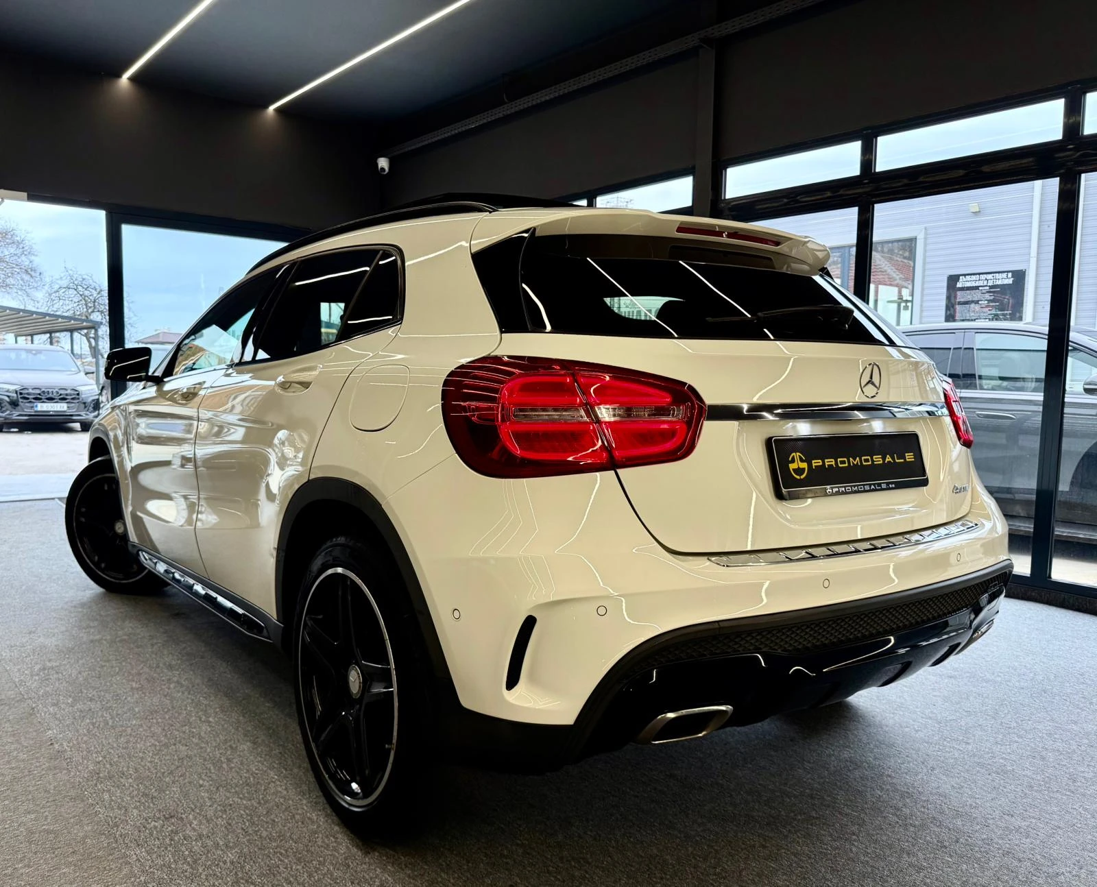 Mercedes-Benz GLA 220 AMG* 4Matic* Панорама* Подгрев* Лизинг - изображение 4