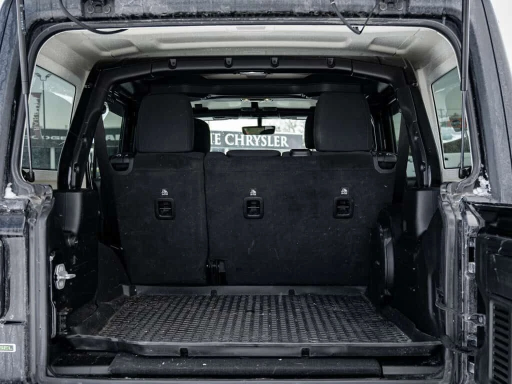 Jeep Wrangler * Sahara | Available Now * CARFAX * ЦЕНА ДО БГ - изображение 8