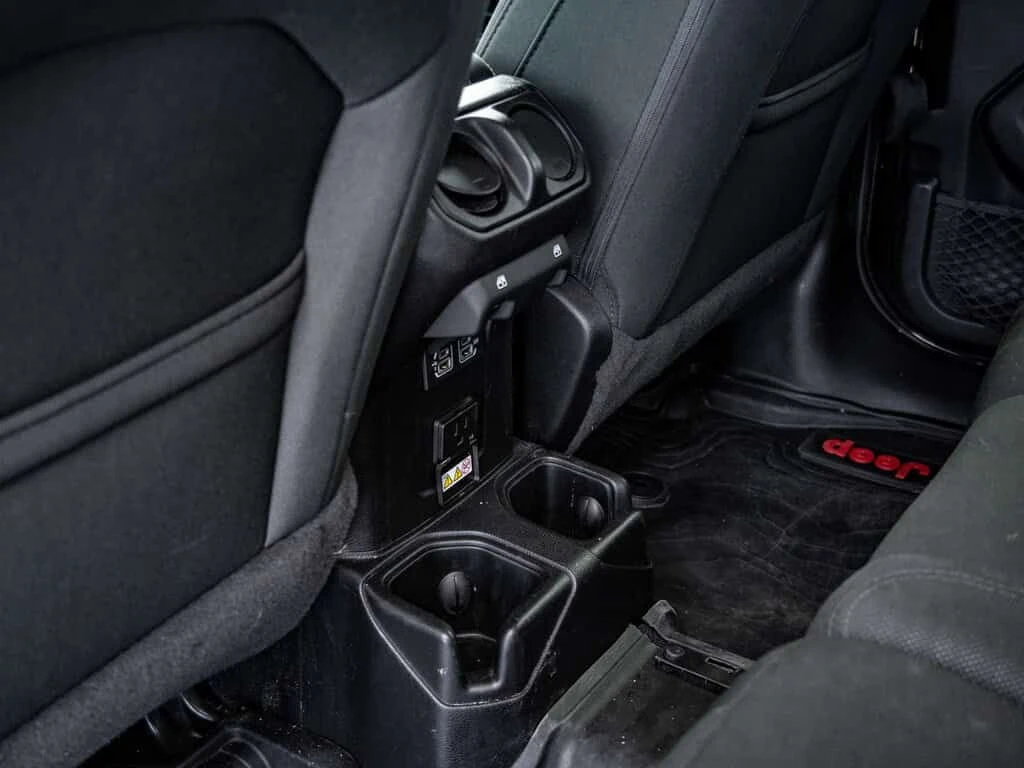 Jeep Wrangler * Sahara | Available Now * CARFAX * ���� �� �� | Mobile.bg � ����������� 14