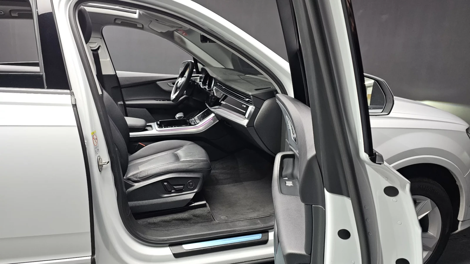 Audi Q7 3.0 45TDI Quattro, Distronic, HeadUP, Обдух, 360-c, снимка 10 - Автомобили и джипове - 55037523